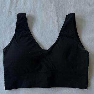 NVGTN Black Elevate Seamless Sports Bra black size medium
